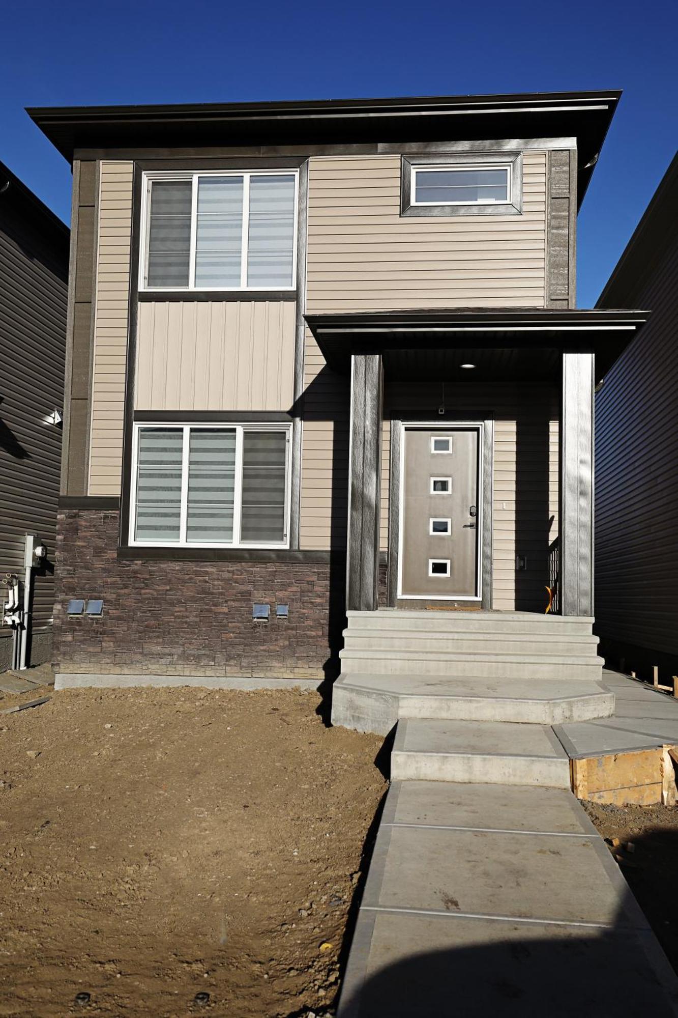 Stylish Suite With King Bed,Long Stays,Disney+,Airport Edmonton Exterior photo